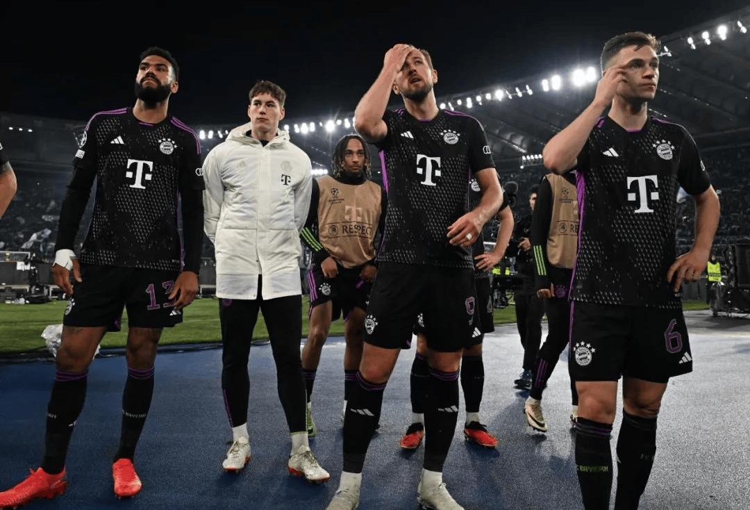 欧冠半场：克瑙夫打破僵局，法兰克福1-0巴塞罗那（欧冠半场战报：克瑙夫先开纪录，法兰克福暂1-0领先巴萨）