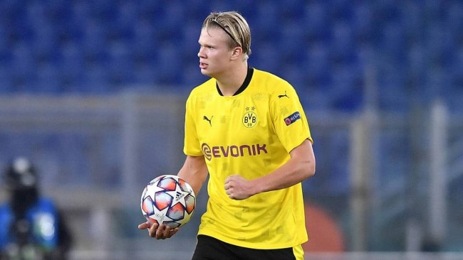 足球西甲榜首易主，冠军形势再变（西甲榜首再度易位，争冠格局重洗牌）