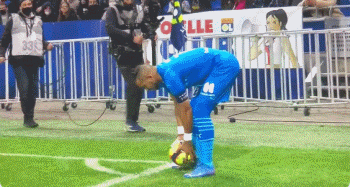 战海港两射一传，林加德加盟首尔65场比赛以来首次单场造3球（对阵海港梅开二度+送助攻，林加德效力首尔65场后首次单场参与3球）