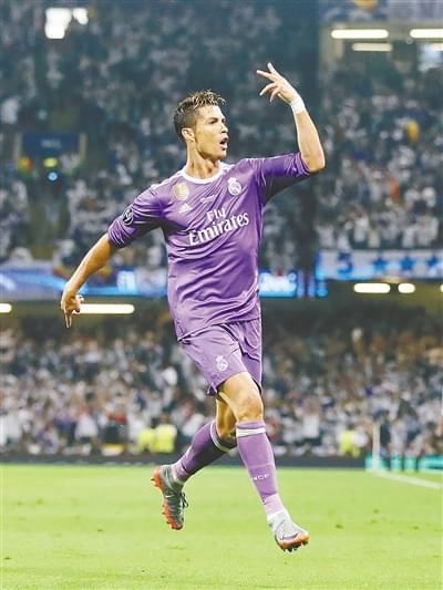 潘德夫：国米比上赛季更强，他们不应该在这么多比赛中犯错（潘德夫：这支国米强于上季，不该在这么多场比赛里犯错）