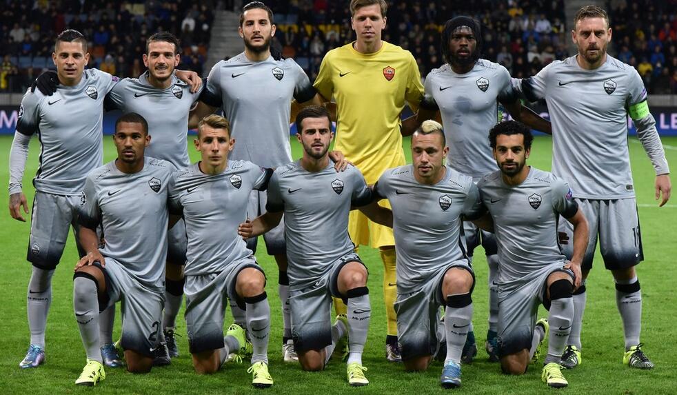 加纳乔点赞罗马诺动态，内容是切尔西已经将他列入引援名单