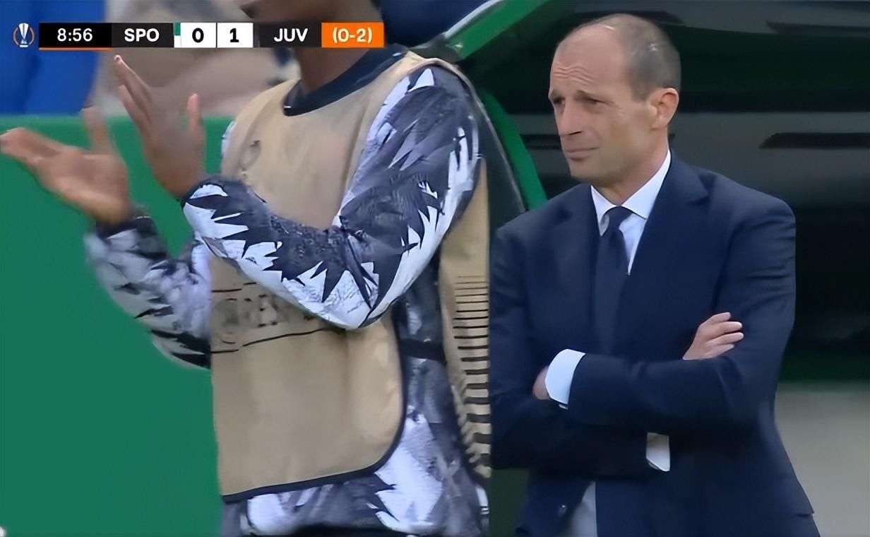 马卡：阿劳霍目前最有可能是在圣诞假期后回归巴萨（马卡报：阿劳霍大概率将在圣诞假期结束后回归巴萨）