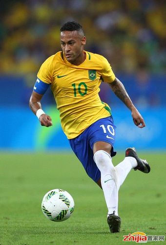 CBA杯战报：王哲林17分7板，上海111-72狂胜四川（CBA杯快讯：王哲林砍下17分7篮板，上海111-72大胜四川）