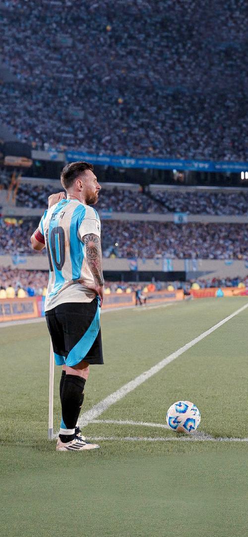 法比奥庆祝足协杯夺冠：将永远存在的时刻，一切荣耀归于上帝（法比奥庆祝足协杯封王：此刻永恒，荣耀归于上帝）