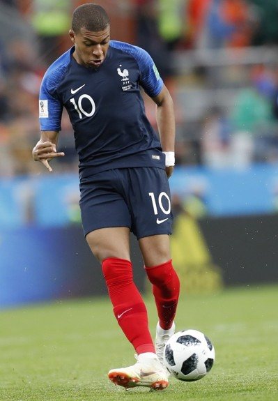 埃基蒂克：安菲尔德的氛围太棒了；我来到这里就是为了赢（埃基蒂克：安菲尔德氛围震撼人心，我来这儿只为胜利）