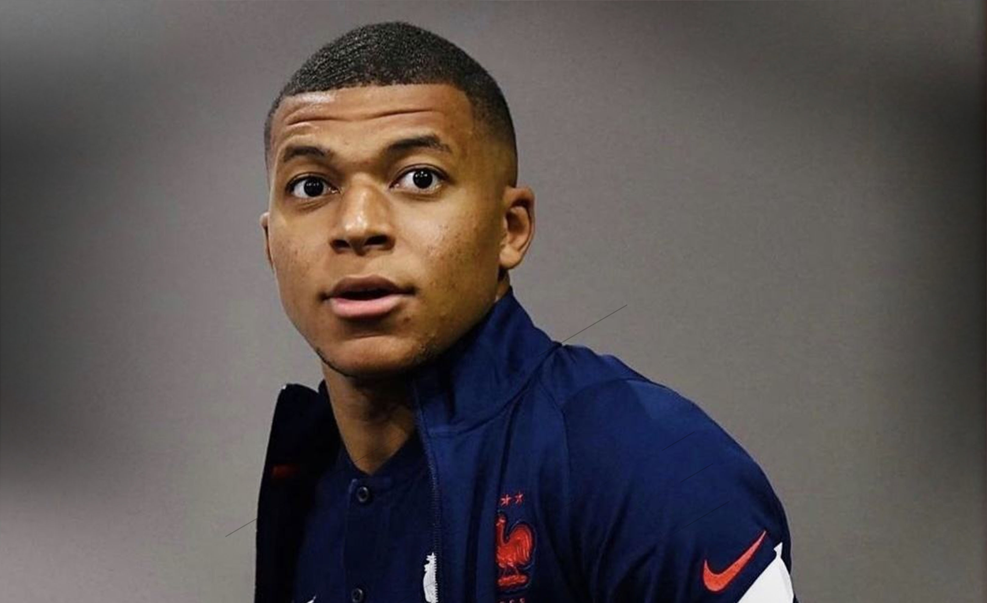 世体：特狮不想放弃在巴萨合同，但也静观其变未关闭离队大门（世体：特尔施特根倾向履行巴萨合同，但仍不排除离队可能）