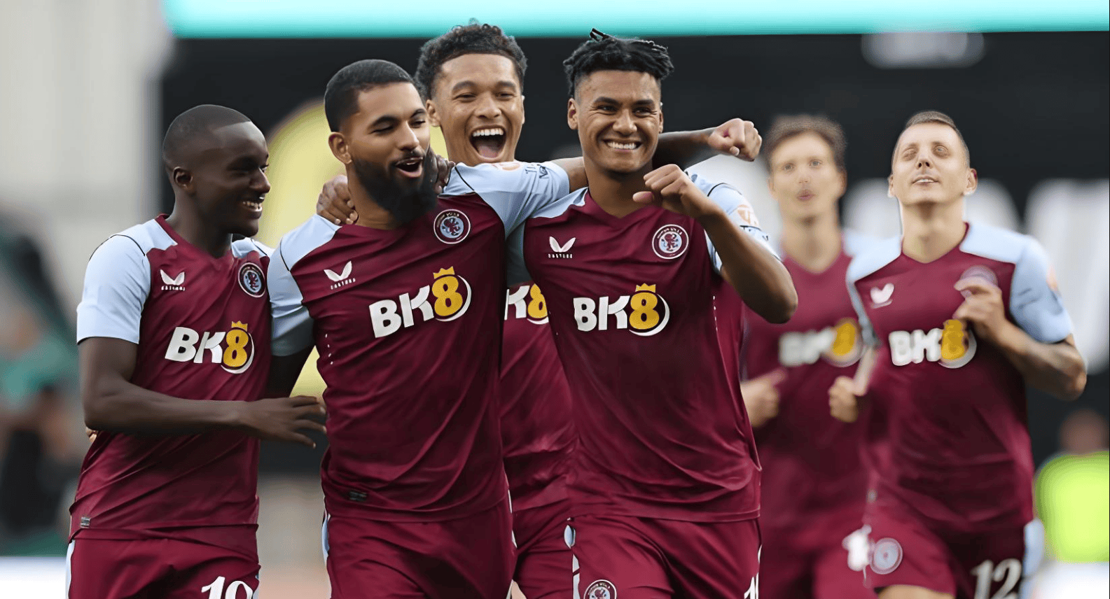 英超半场：阿德利、亚当斯破门，伯恩茅斯暂2-1桑德兰（英超半场战报：阿德利、亚当斯建功，伯恩茅斯暂以2-1领先桑德兰）