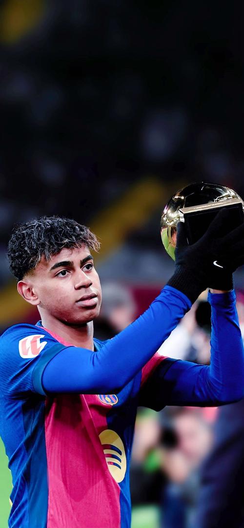 裁判专家：裁判给弗兰·加西亚红牌没问题，罚下卡雷拉斯错了（裁判专家：弗兰·加西亚红牌判定合理，卡雷拉斯被罚下属误判）