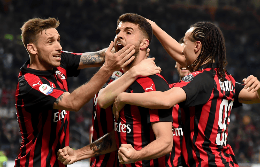 如何看待诺伊尔低级失误？孔帕尼：我会指责我的头号门将吗？（诺伊尔低级失误如何解读？孔帕尼反问：我要责怪我的头号门将吗？）