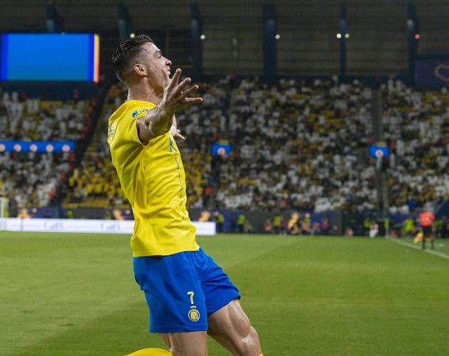 邮报评近5年曼联引援：姆伯莫居首、C罗第4，桑乔垫底（《邮报》评选曼联近五年引援榜：姆伯莫居首，C罗第4，桑乔排名末位）