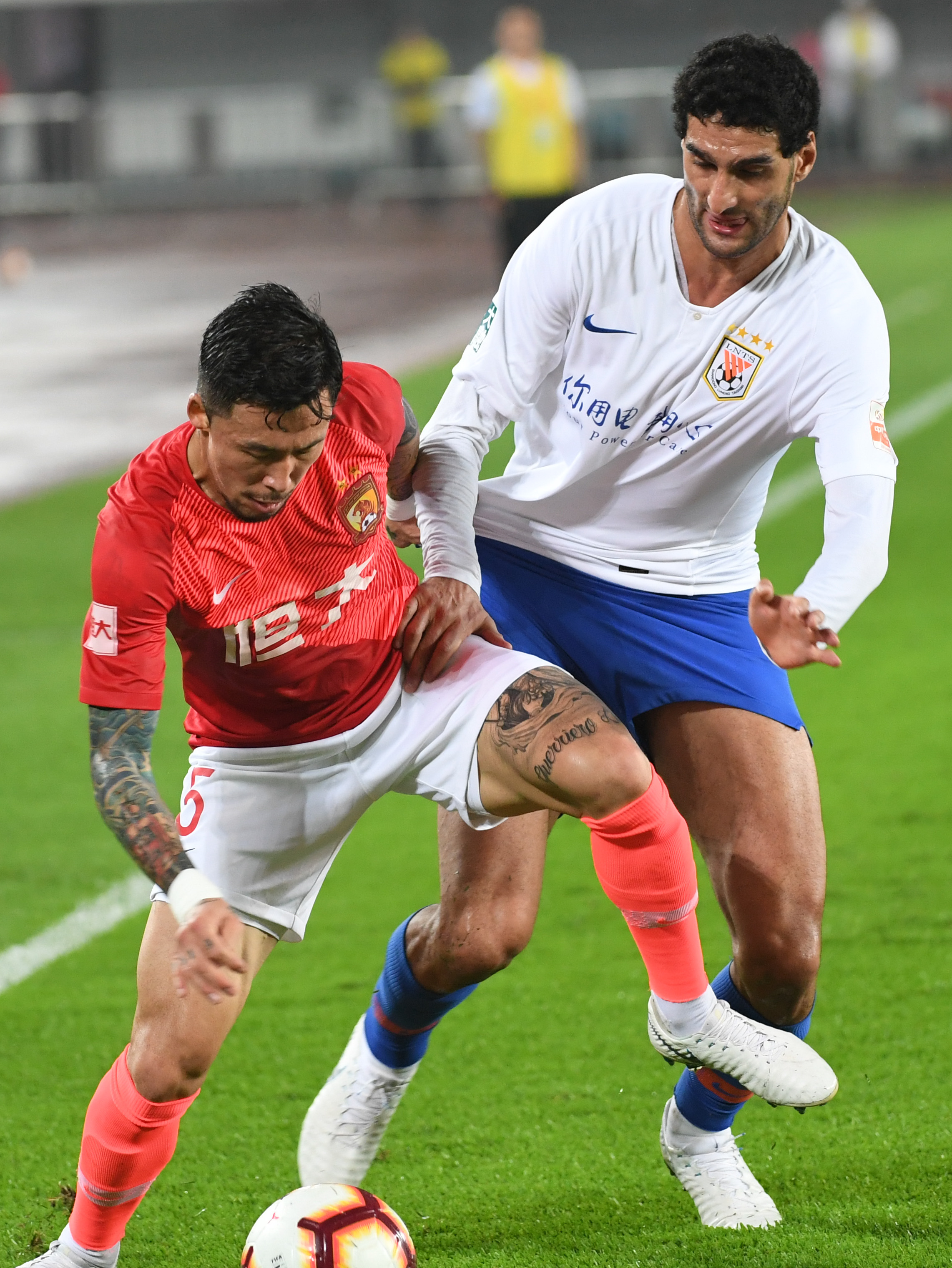 巴特萨基还没来不及走到替补席跟教练击掌普利西奇就完成了进球！（巴特萨基还没来得及在替补席与教练击掌，普利西奇就已破门！）