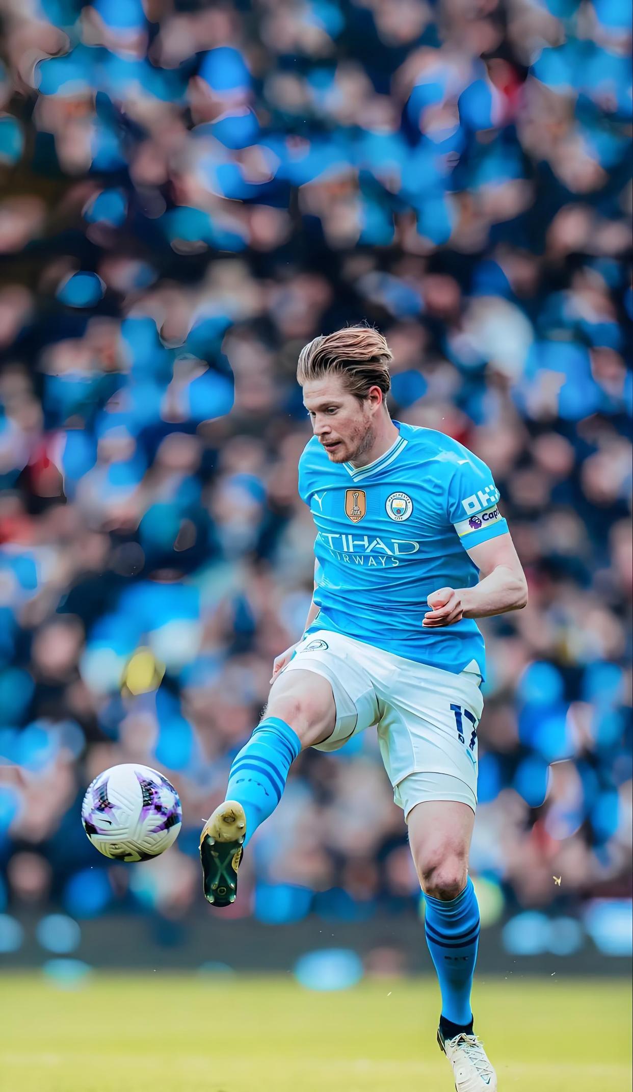 记者：阿坎吉因流感缺席训练，球员身体状况将于明日进行评估（阿坎吉因流感缺席训练，身体状况将于明日评估）