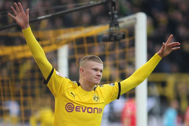 2025中足联颁奖会：泰山外援卡扎伊什维利获中超最佳球员（2025中足联颁奖典礼：泰山外援卡扎伊什维利荣膺中超最佳球员）