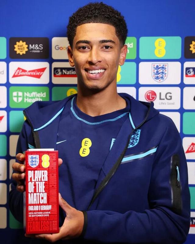 里肯：拜仁当然可能成为三冠王，他们的表现确实很出色（里肯：拜仁有望问鼎三冠，球队状态确实出色）