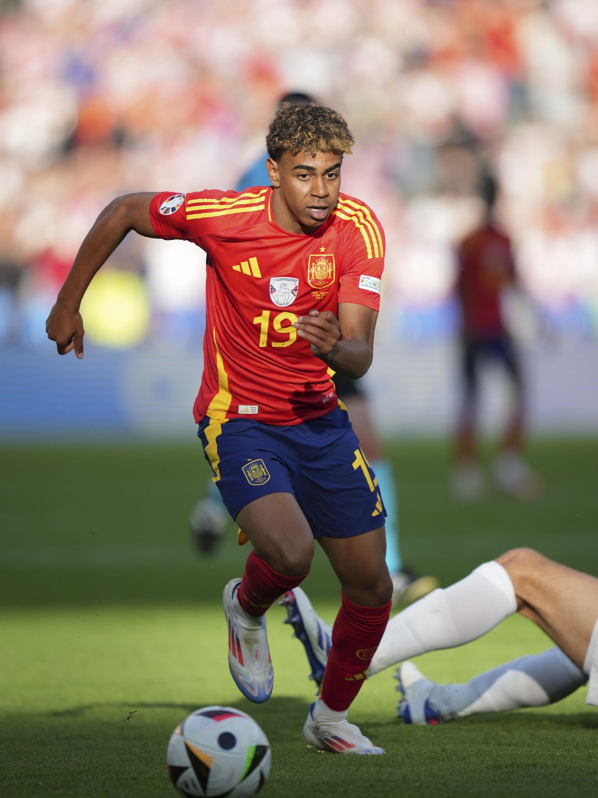 英超赛程提醒：切尔西对阵曼联,（英超赛程预告：切尔西迎战曼联）